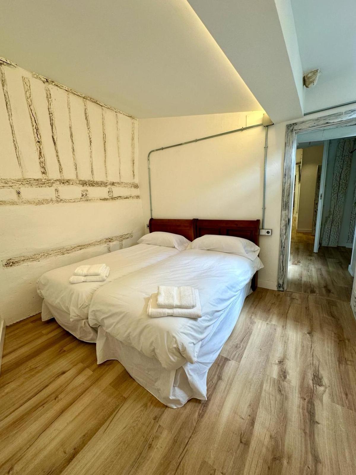 Apartamentos Carolina By Gaiarooms Леон Екстер'єр фото