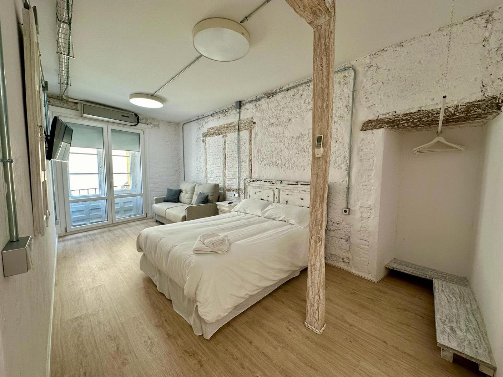 Apartamentos Carolina By Gaiarooms Леон Екстер'єр фото