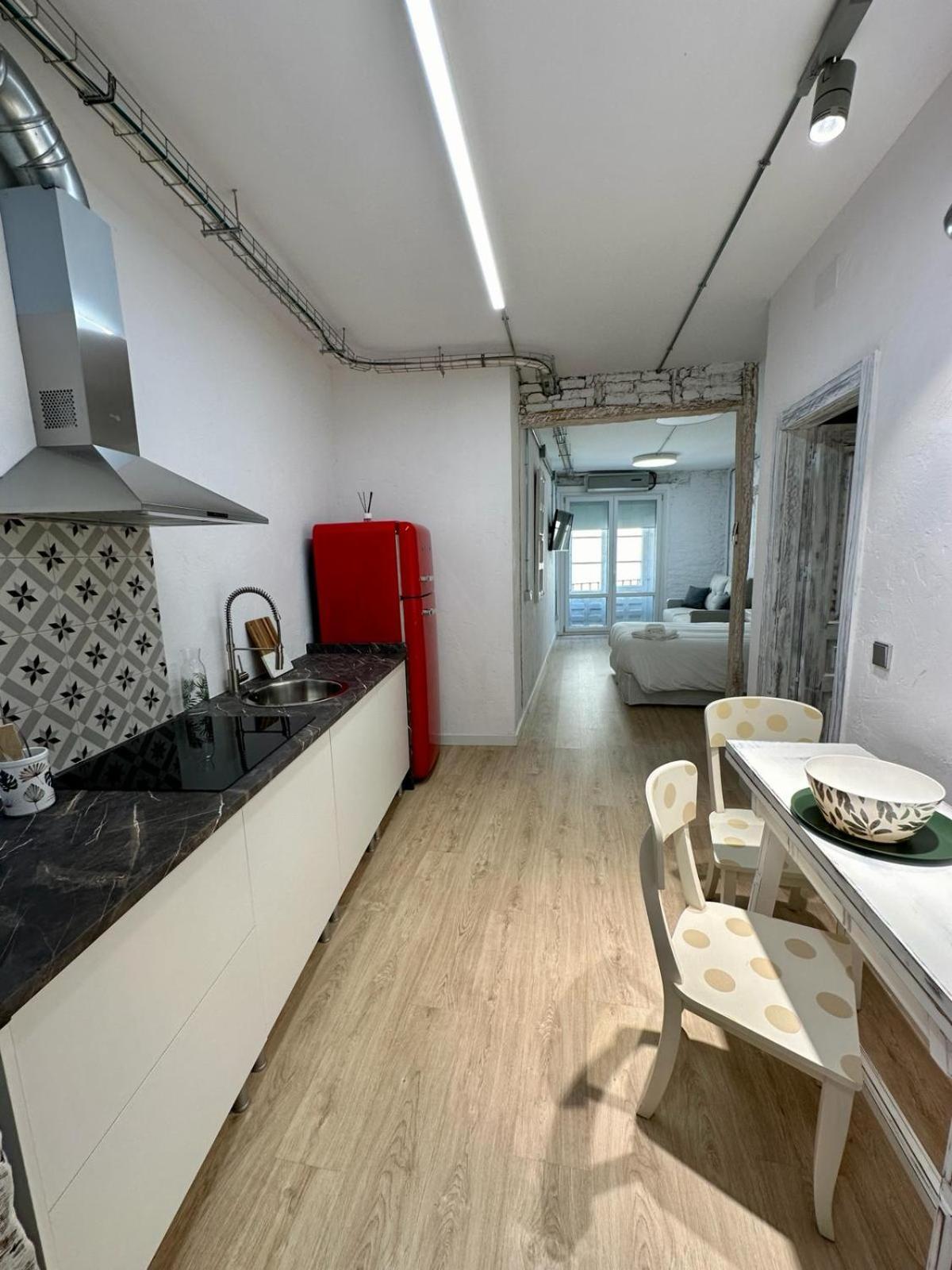 Apartamentos Carolina By Gaiarooms Леон Екстер'єр фото