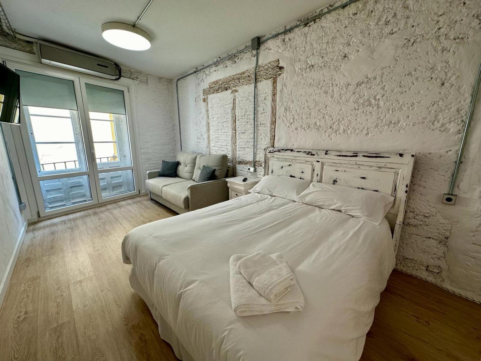 Apartamentos Carolina By Gaiarooms Леон Екстер'єр фото